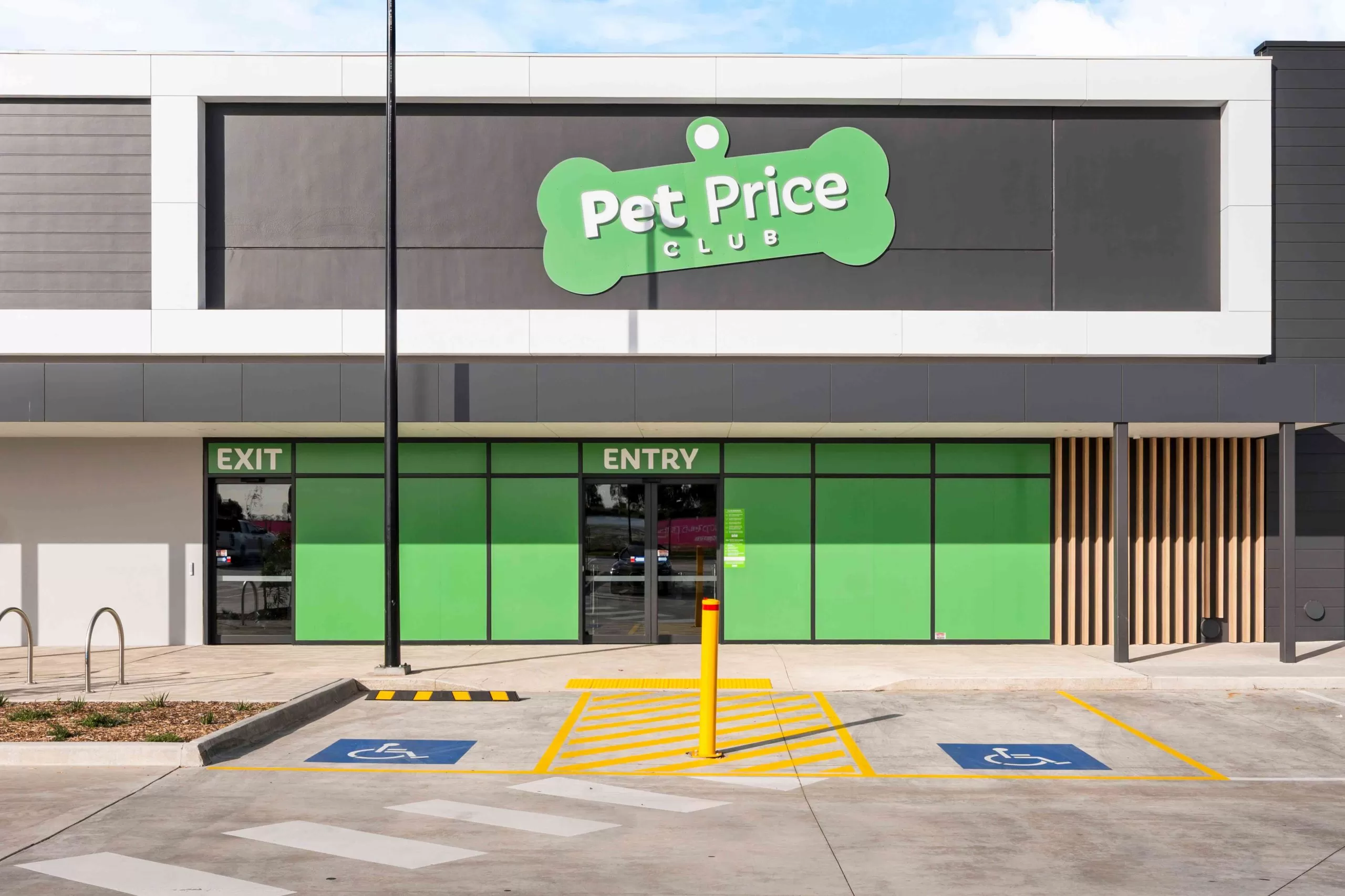Pet Price Retail Fitout